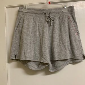 Sweat shorts with pockets!